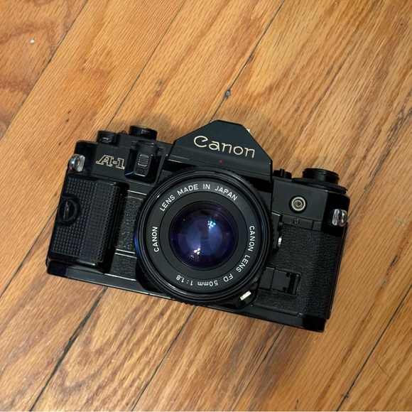 Canon A-1 vintage film camera - Picture 3 of 5